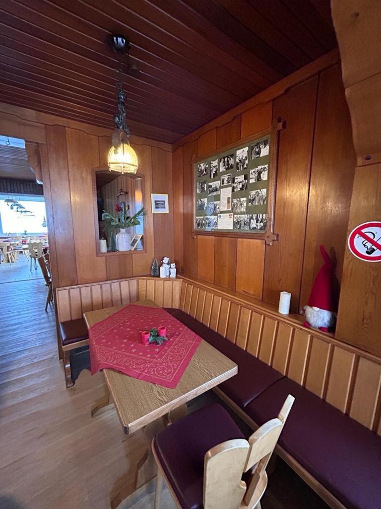 Haus Astenblick In Winterberg Fuer Bis Zu 35 Personen Fuer Wanderveranstaltungen Und Familienfeiern Exterior photo