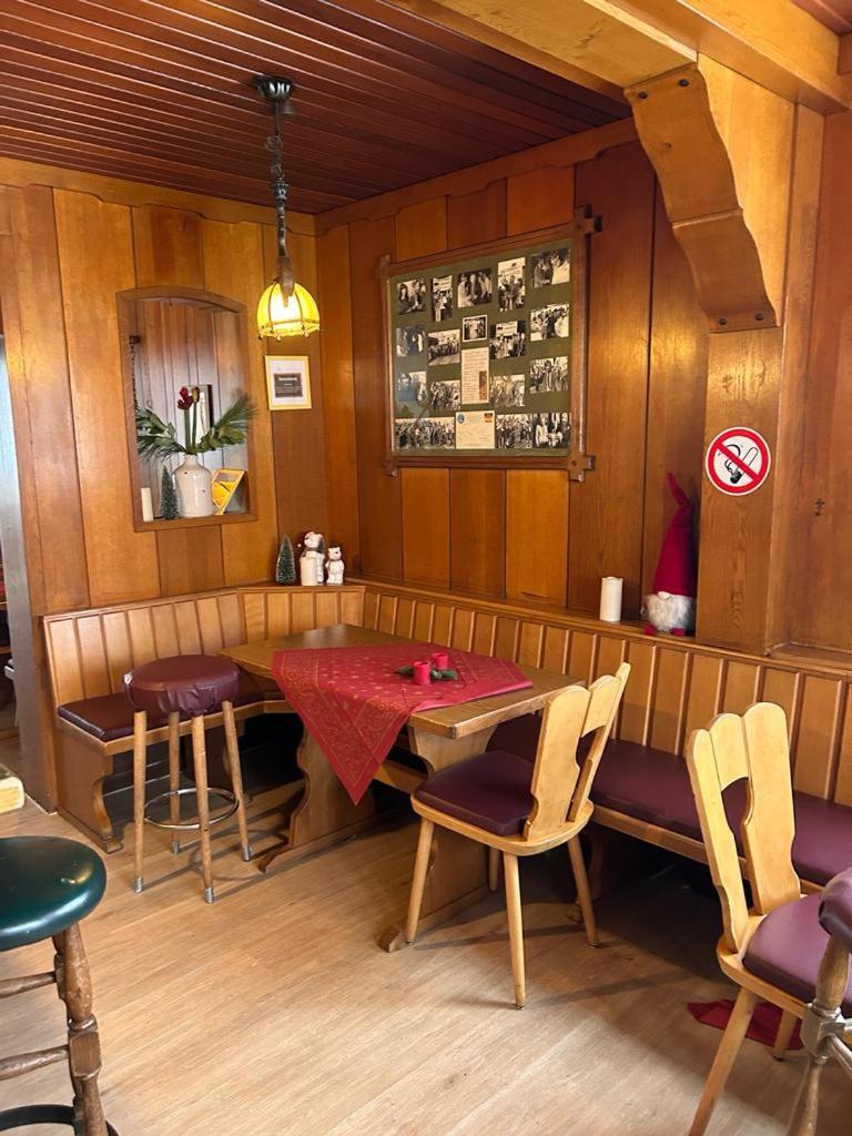 Haus Astenblick In Winterberg Fuer Bis Zu 35 Personen Fuer Wanderveranstaltungen Und Familienfeiern Exterior photo