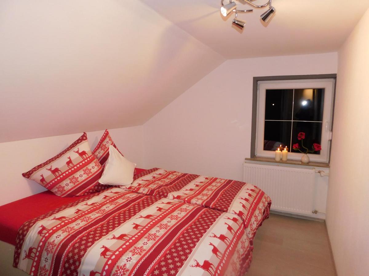 Haus Astenblick In Winterberg Fuer Bis Zu 35 Personen Fuer Wanderveranstaltungen Und Familienfeiern Exterior photo