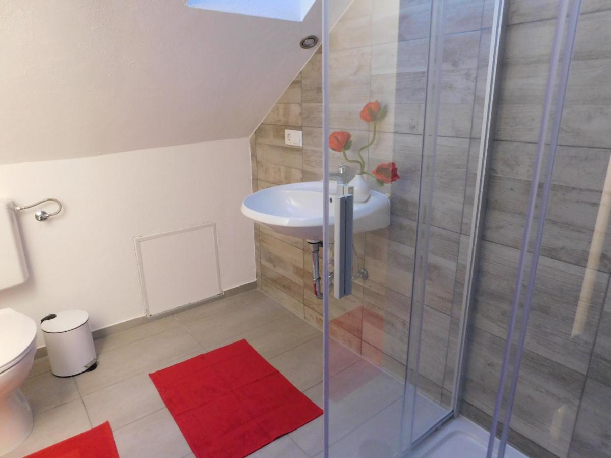 Haus Astenblick In Winterberg Fuer Bis Zu 35 Personen Fuer Wanderveranstaltungen Und Familienfeiern Exterior photo
