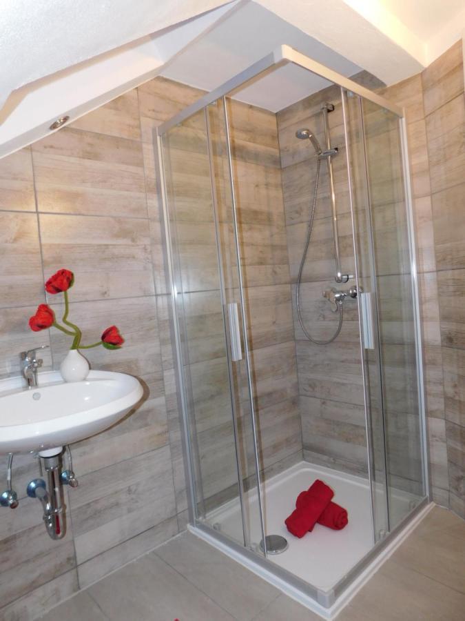 Haus Astenblick In Winterberg Fuer Bis Zu 35 Personen Fuer Wanderveranstaltungen Und Familienfeiern Exterior photo