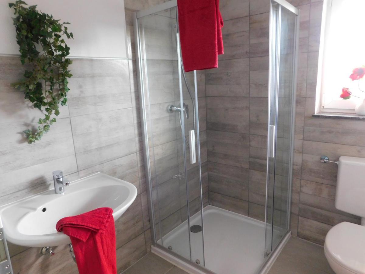 Haus Astenblick In Winterberg Fuer Bis Zu 35 Personen Fuer Wanderveranstaltungen Und Familienfeiern Exterior photo